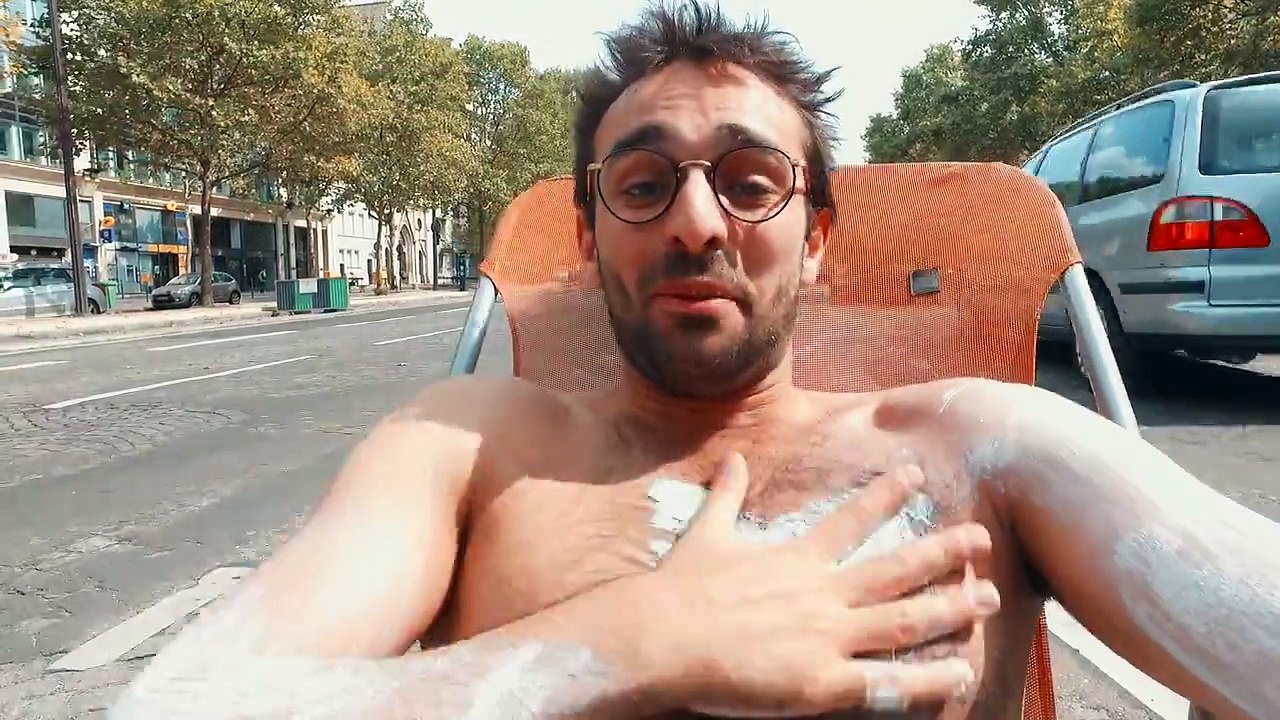 elix Tout Court a décidé de passer ses vacances à Paris, le mec à tout compris ! Et si tu veux le voir en vrai c'est au Théâtre du Marais Paris tous les same