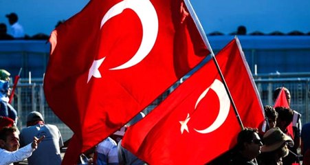 Vatandaşlar, 15 Temmuz Şehitler Köprüsü'ne Yürüyerek Gitti