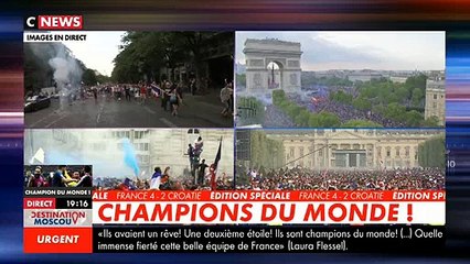 Скачать видео: Champions du monde: Les supporters arrivent en nombre sur les Champs-Elysées pour fêter la deuxième étoile - VIDEO