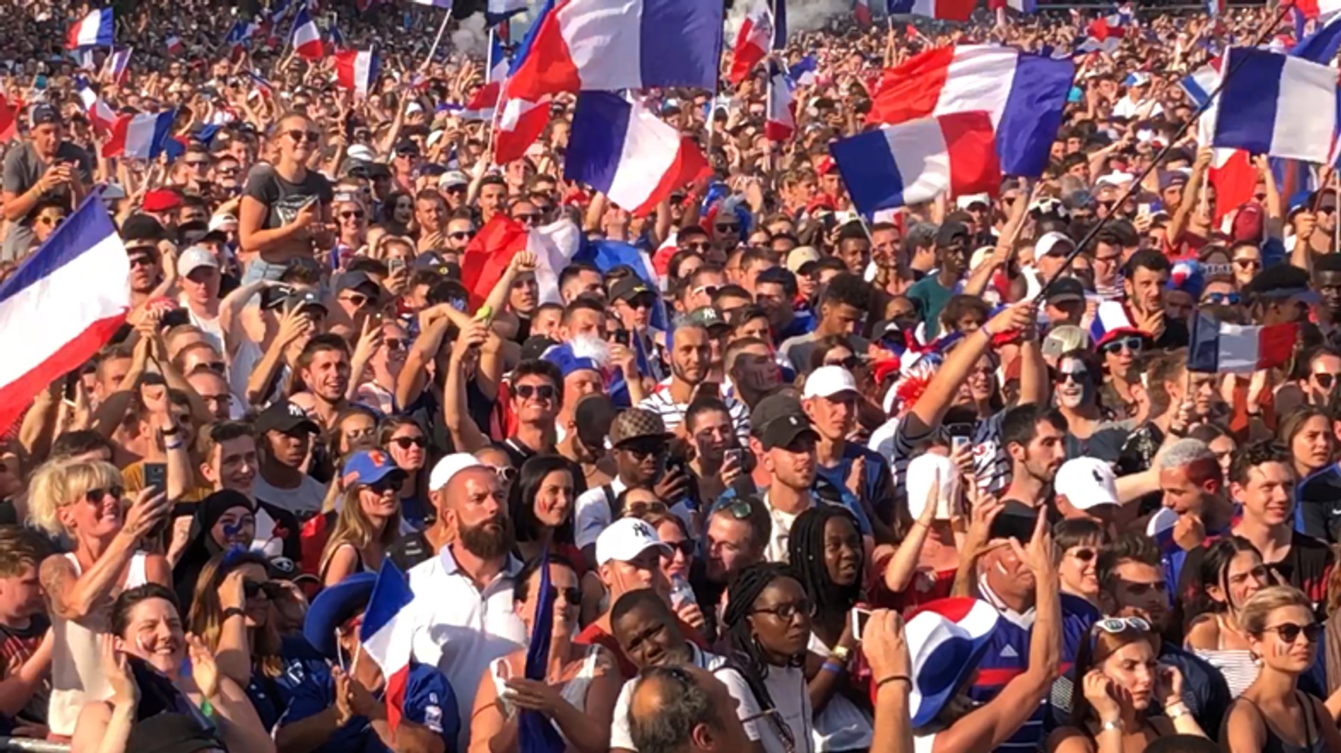 Victoire De La France Finale Du Mondial Foule En Liesse Video Dailymotion