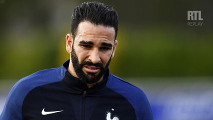Adil Rami exprime sa joie après la victoire des Bleus en finale de la Coupe du Monde 2018
