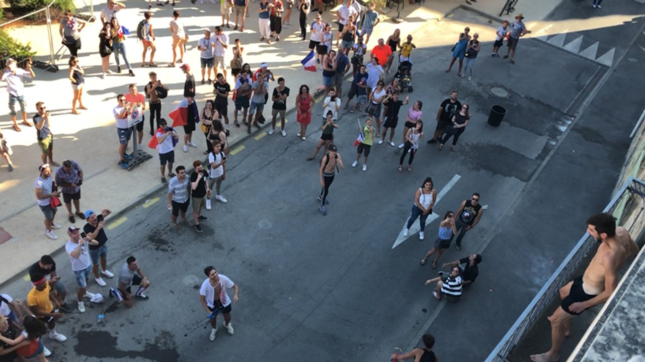 Coupe du monde. Très chaude ambiance sur le port.