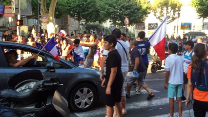 Carpentras un monde fou dans les rues
