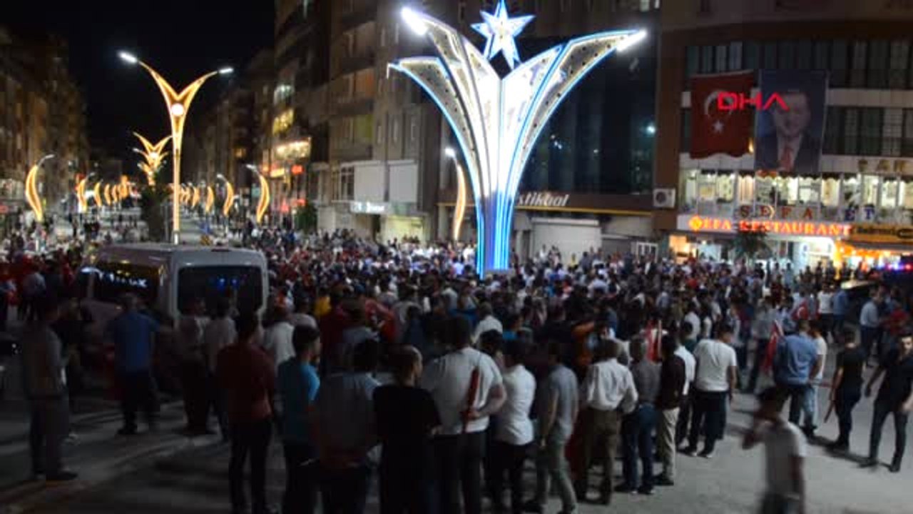 Van, Bitlis ve Hakkari'de '15 Temmuz' Şehitleri İçin Anma Programları Düzenlendi