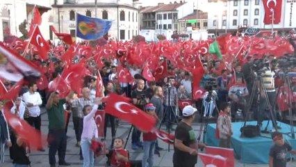 15 Temmuz'un Yıl Dönümünde Binlerce Kişi Mevlana Meydanı'na Akın Etti