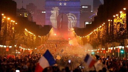 Ξέφρενοι πανηγυρισμοί σε όλη τη Γαλλία