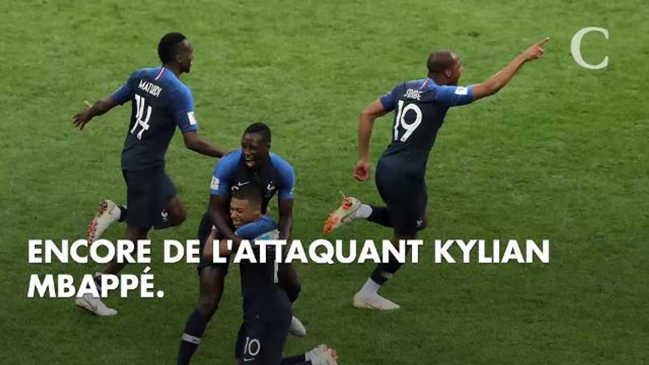 PHOTOS. Les images complètement folles des Bleus célébrant leur victoire en coupe du monde dans les vestiaires