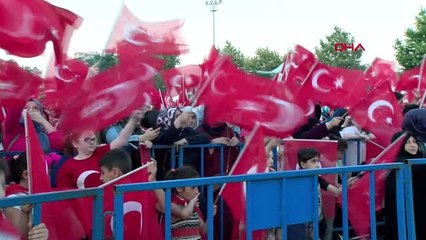 Sakarya Adapazarı'nda Meydan Kırmızı Beyaza Büründü Hd