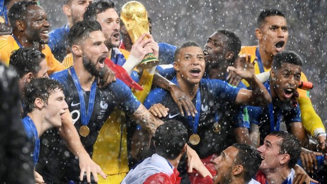 FIFA WC 2018: France Wins the World Cup, Beats Croatia by 4-2 | OneIndia News