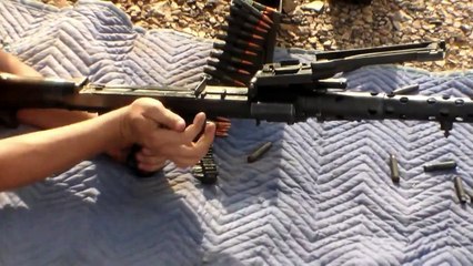 Forgotten Weapons - Shooting the MG-34 and MG-42