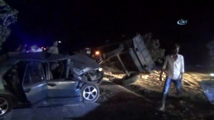 Otomobil Traktöre Arkadan Çarptı: 3 Yaralı