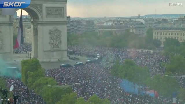 Fransız taraftarlar sokaklara döküldü