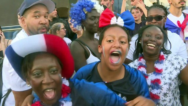 Mondial: les Champs Elysées en liesse; quelques incidents