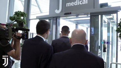 El encuentro de Cristiano con los tifosi tras su reconocimiento médico con la Juventus