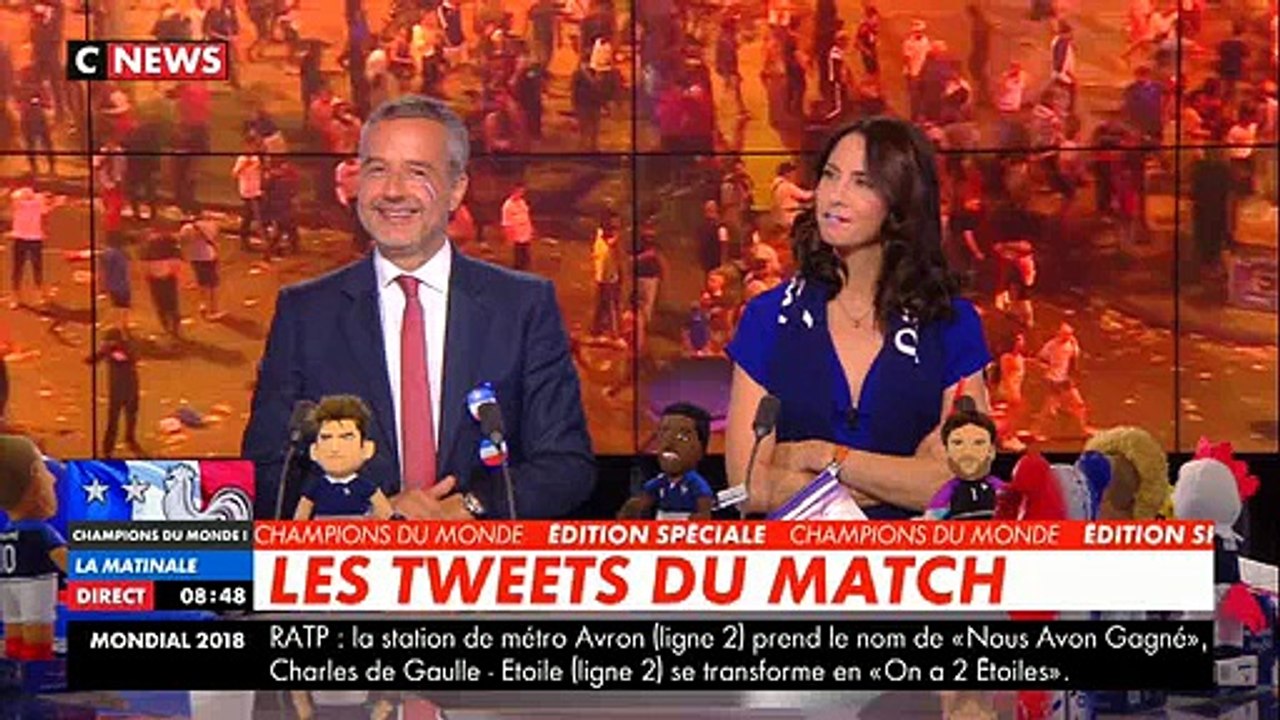 Champion du monde: Beyonce et Jay-Z ont revêtu le maillot des Bleus avec deux étoiles lors de leur concert à Paris hier soir - VIDEO