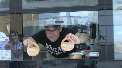 Di Balik Layar - Makanan Dan Sepakbola Bersatu Dalam Festival Saint Petersburg