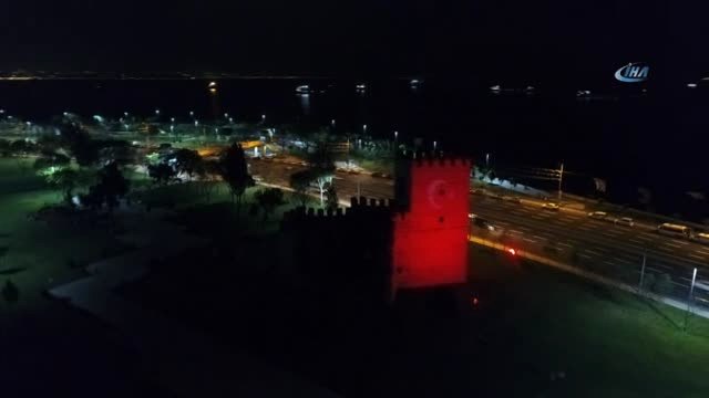 Kırmızı Beyaza Bürünen Surlar Havadan Görüntülendi