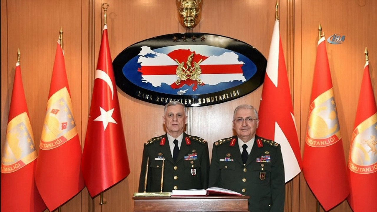 Kara Kuvvetleri Komutanlığında devir-teslim töreni