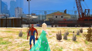 Spiderman & Batman se baladent avec Flash McQueen (Cars 2 ) | Gameplay pour enfant