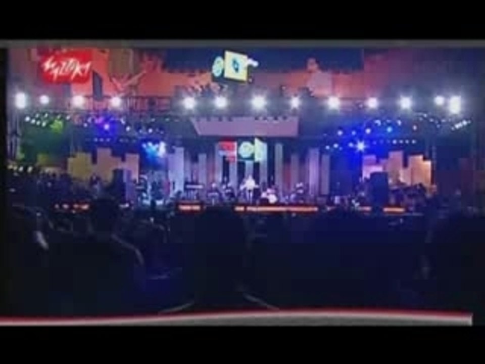 Nancy Ajram - Ana Masry(Mobinile Music Awards)beroucha0601