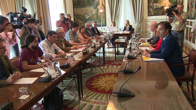 Gobierno subirá los salarios de funcionarios del Estado en agosto