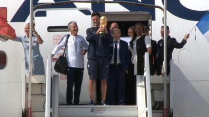 CdM 2018 - Les premières images du retour des Bleus en France