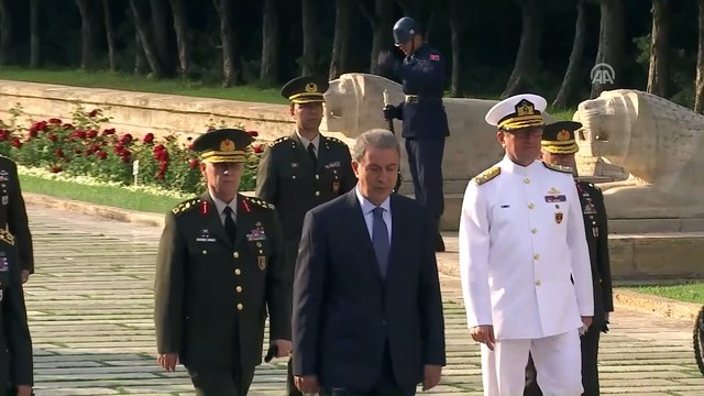 Milli Savunma Bakanı Akar ve kuvvet komutanları Anıtkabir'i ziyaret etti - ANKARA