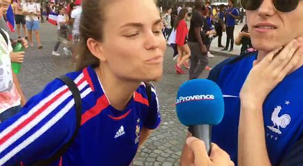 "On ne réalise pas encore", des milliers de supporters sont venus voir l'équipe de France sur les Champs Élysées