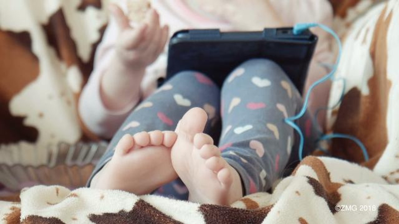 5 Ways to Get Your Kids Off Their Screens
