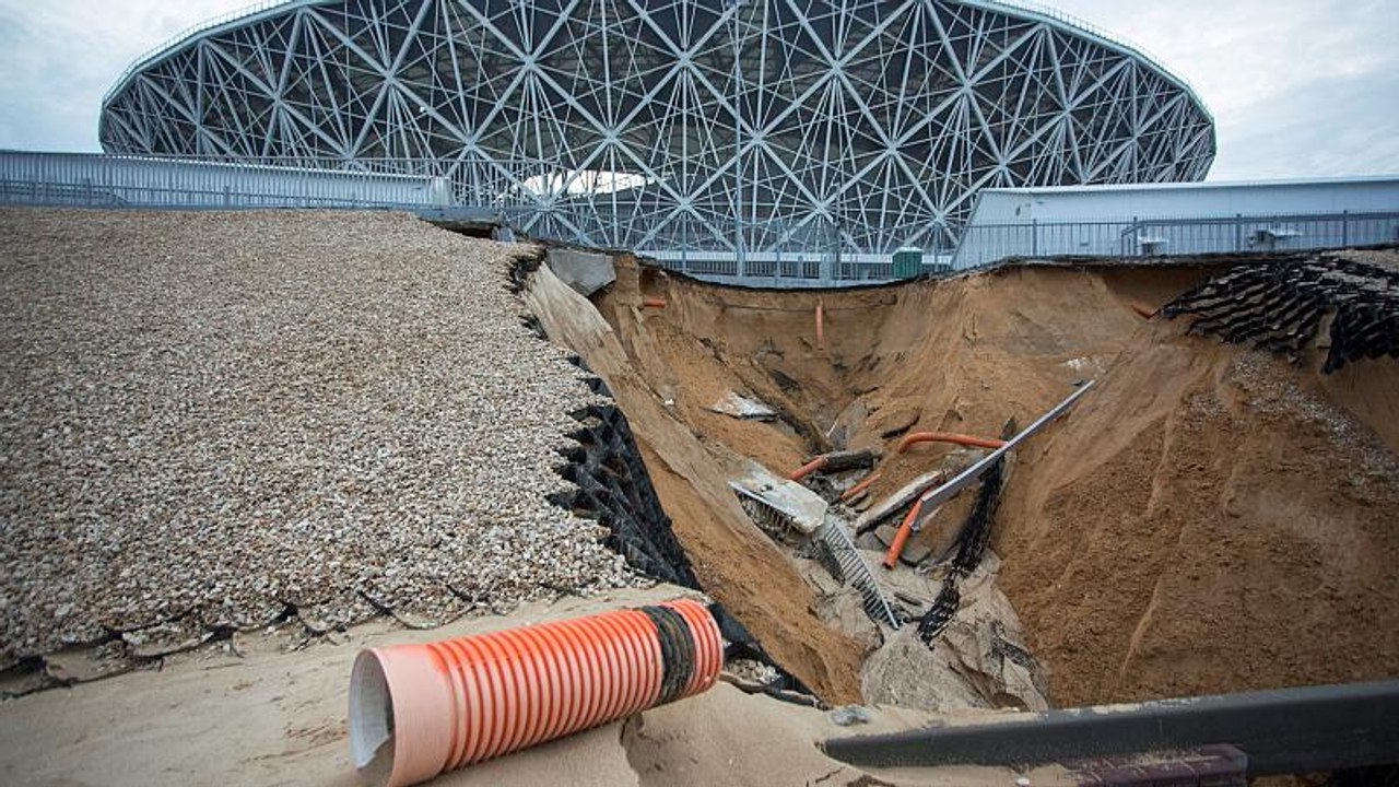 Heftiger Regen verwüstet Russlands neues 221-Millionen-Stadion in Wolgograd