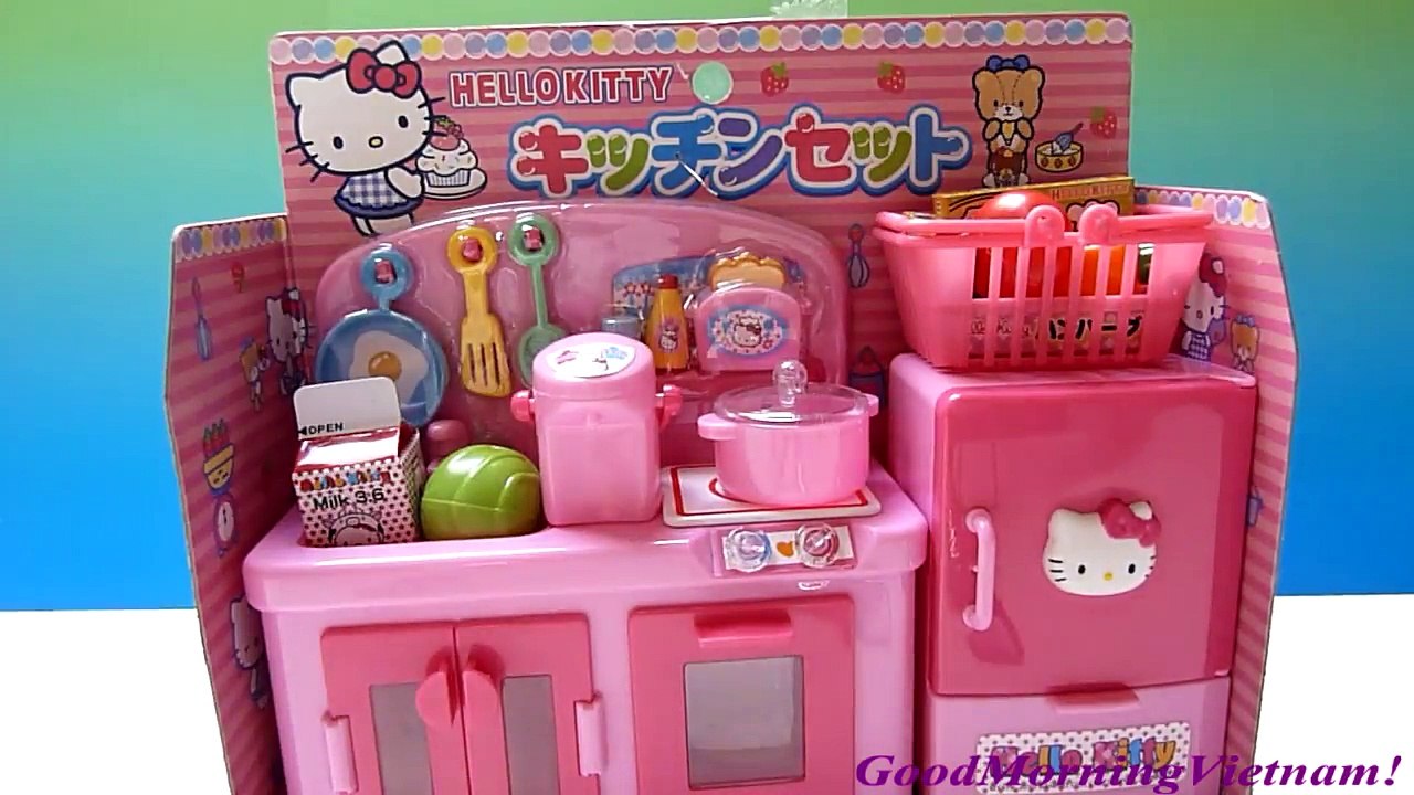 Bữa cơm của gia đình sẽ thêm ấm cúng và vui tươi hơn nếu bạn trang trí bằng bộ đồ chơi nhà bếp Hello Kitty.
