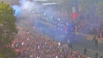 Le coin des supporters - La parade des tricolores sur les Champs-Élysées