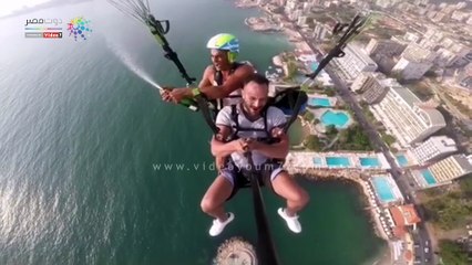 محمد عطية يحتفل بعيد ميلاده فى سماء لبنان بزجاجة شامبانيا