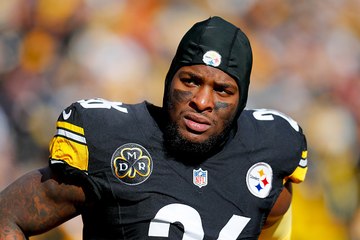 NFL Star Le'Veon Bell May Hold Out Over Contract Dispute