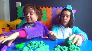 Makar plays with KINETIC SAND ICE CREAM & colorful noses