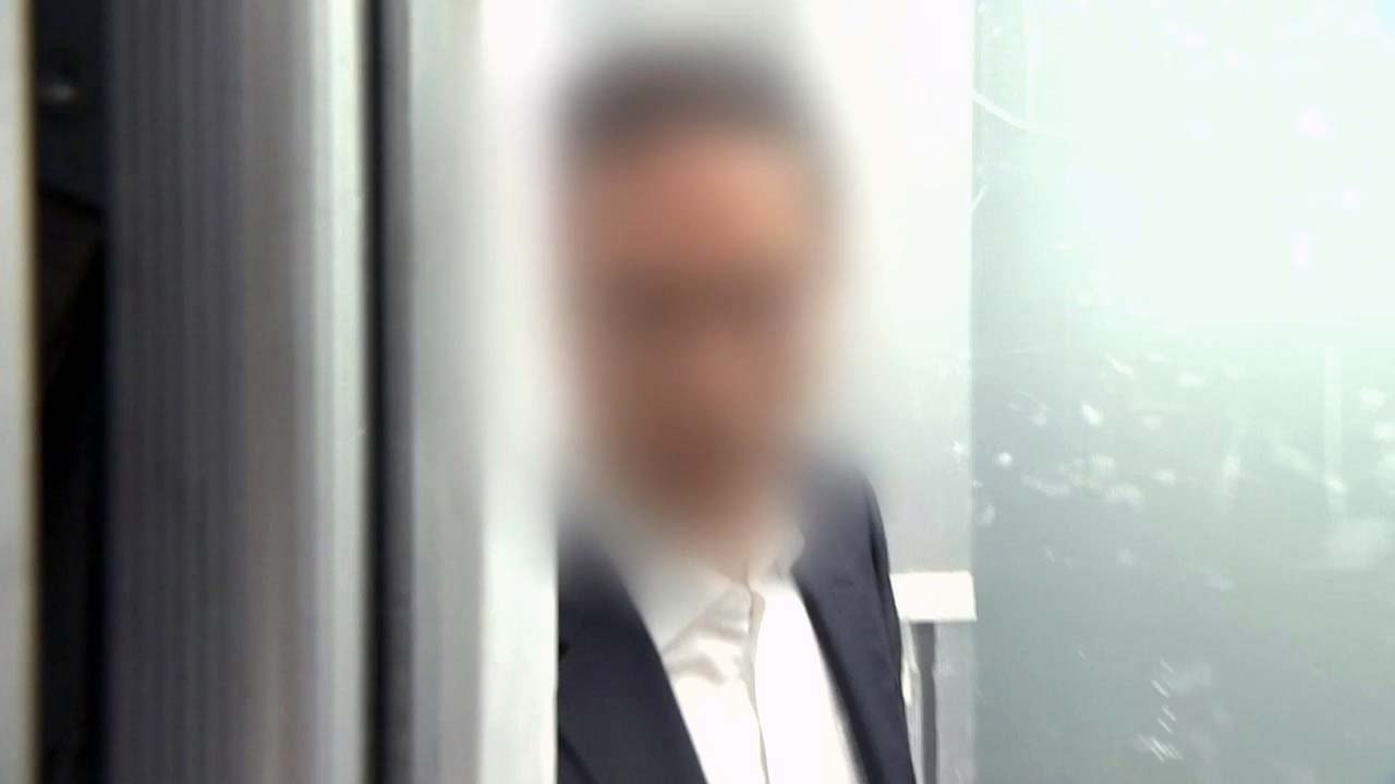 특검, '오사카 총영사 청탁' 변호사 긴급체포...첫 신병확보 / YTN