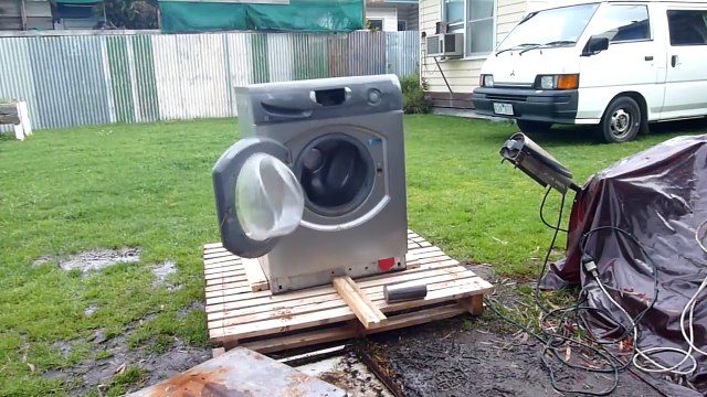 Self Destructing Washing Machine Epic Hotpoint Self Destructs