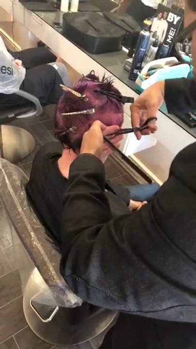 Short haircut tutorial for women - Short haircut techniques