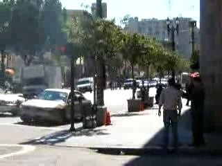 la police est forte aussi là-bas...