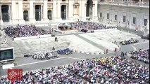 Queridos amigos: compartimos la síntesis de la Catequesis del Papa Francisco, sobre el sacramento de la Confirmación en la Plaza de San Pedro, el miércoles 6 de
