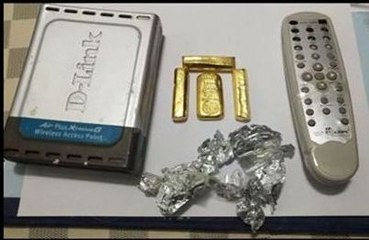 டிவி ரிமோட்டில் மறைத்து வைத்து 400 கிராம் தங்கம் கடத்தல்- வீடியோ