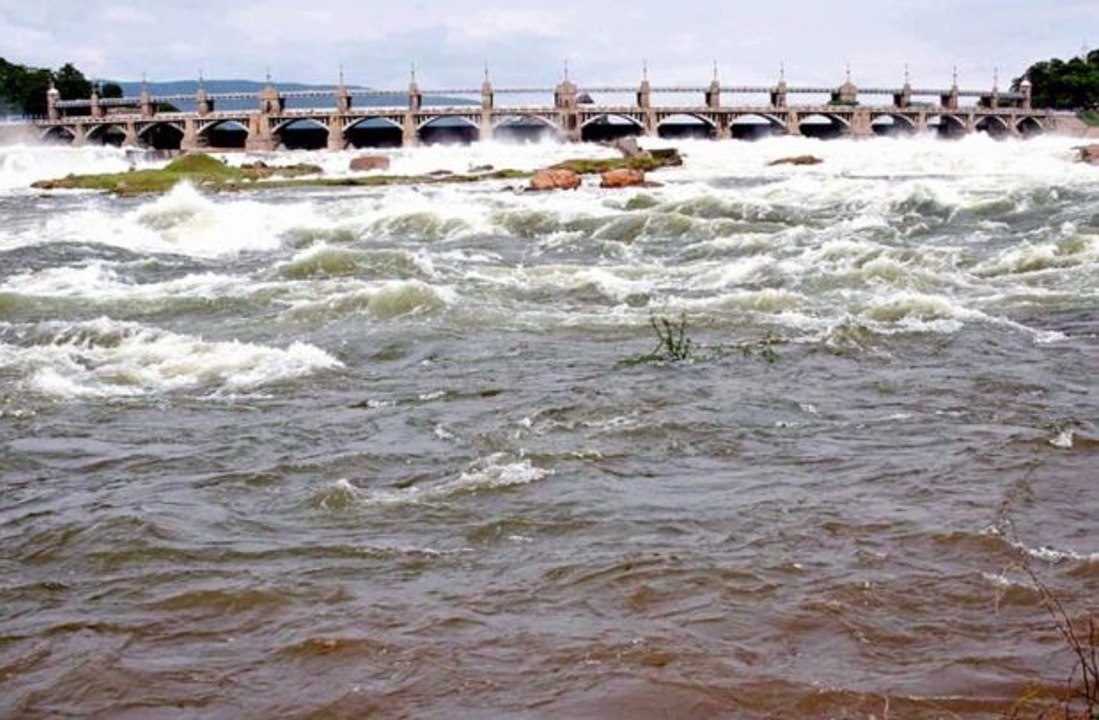 காவிரிக் கரையோர மக்களுக்கு வெள்ள அபாய எச்சரிக்கை- வீடியோ