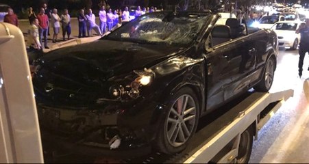 İzmir'de, Kontrolden Çıkan Otomobil Baba ile Kızını Hayattan Kopardı