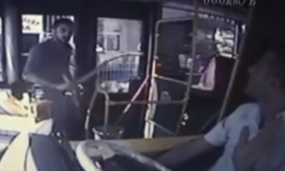 Otobüste döner bıçaklı dehşet kamerada