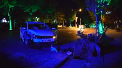 Kaza Yapan Sürücü Aracını Bırakıp Kaçtı