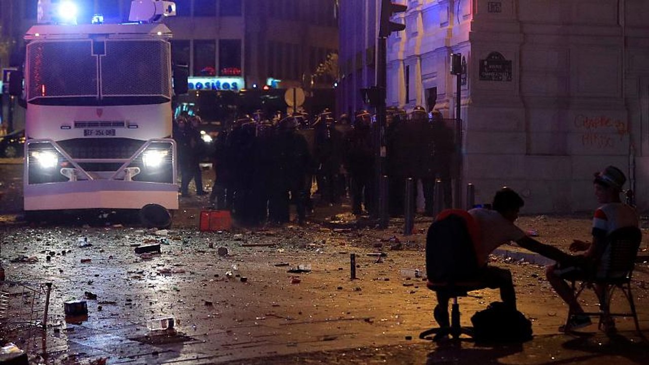 Γαλλία: Επεισόδια στους εορτασμούς για την νίκη...
