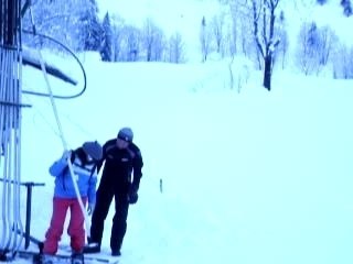 1er tire-fesse en snowboard à la Clusaz