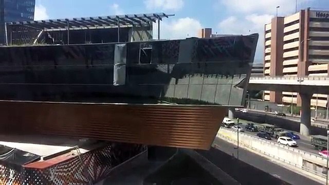 L'effondrement en direct dun centre commercial à Mexico !