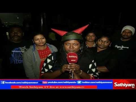 Youngsters does not tired and still struggling to Conduct Jallikattu in Chennai Marina