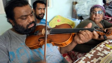 Kemancının dramı...Annesi ve engelli kardeşine bakabilmek için tedavi olmayı bekliyor